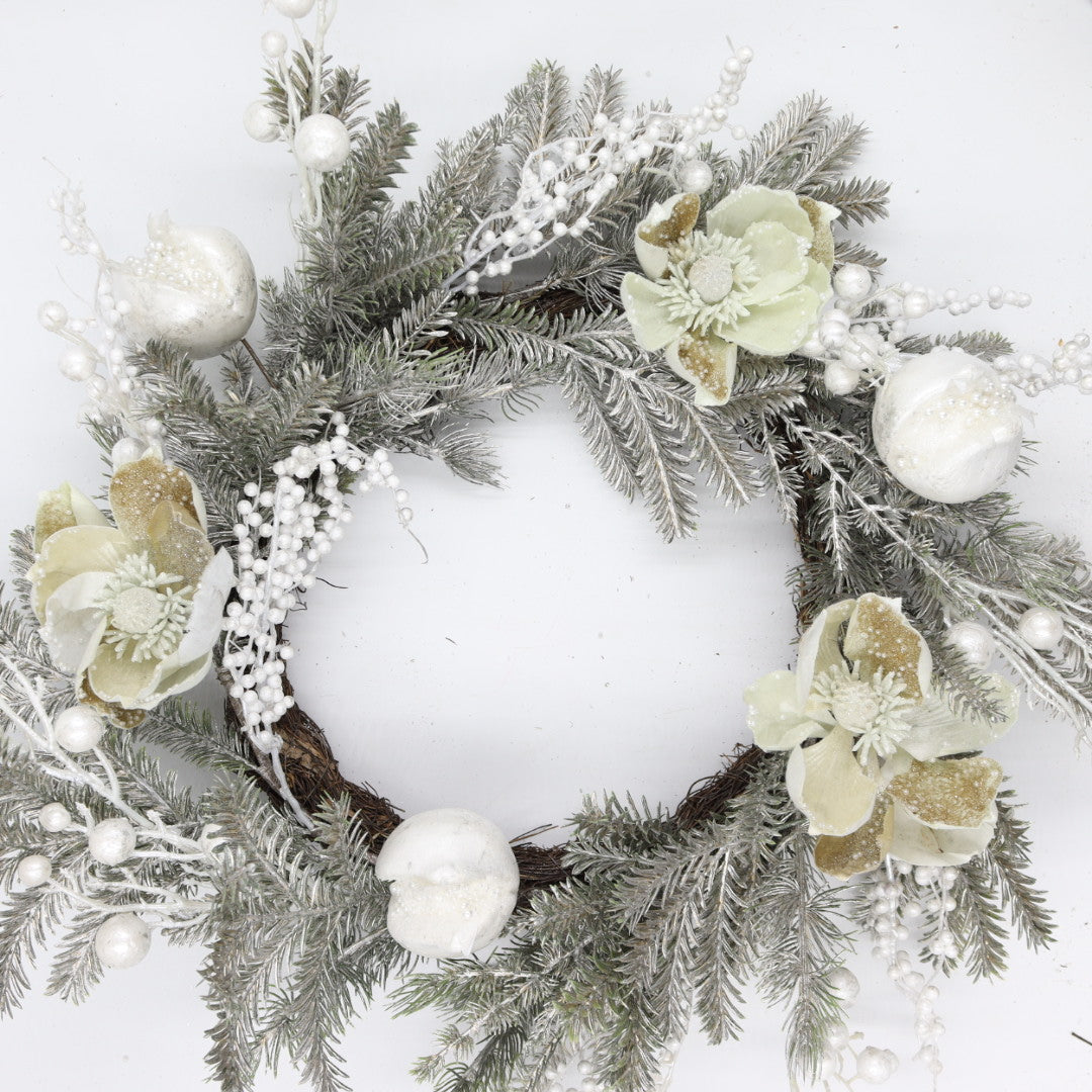 Wreath with Champagne / Creamy flowers