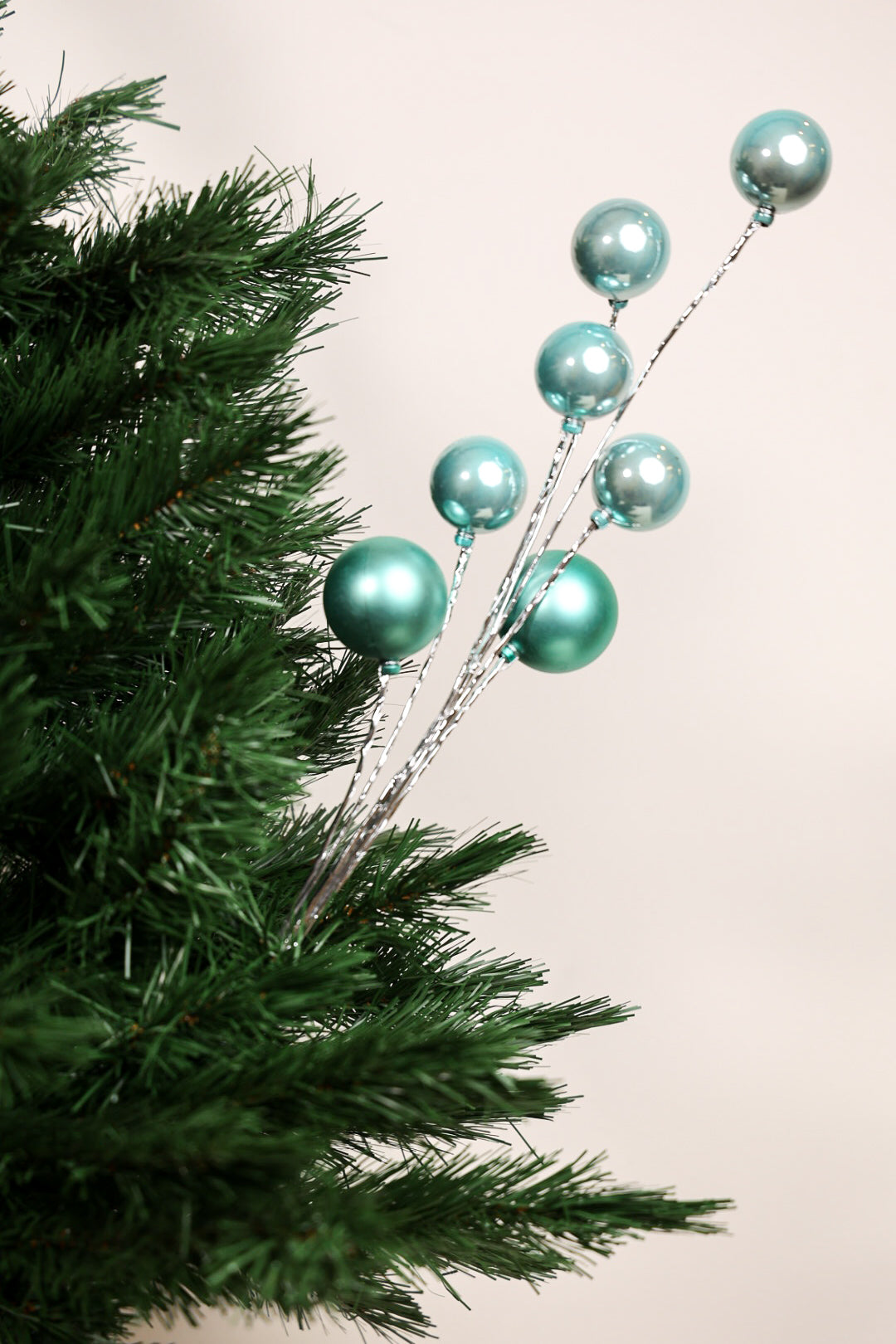 Turquoise Balls Spray