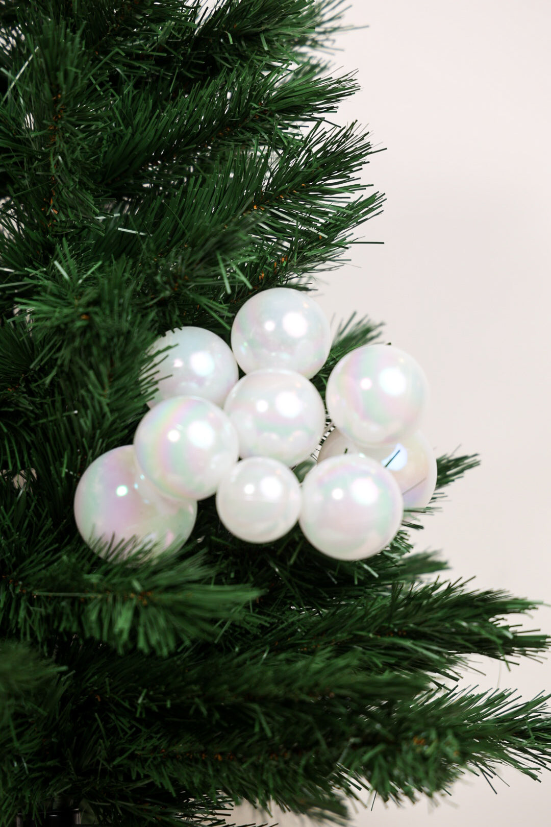 iridescent White Balls Bunch/Bouquet