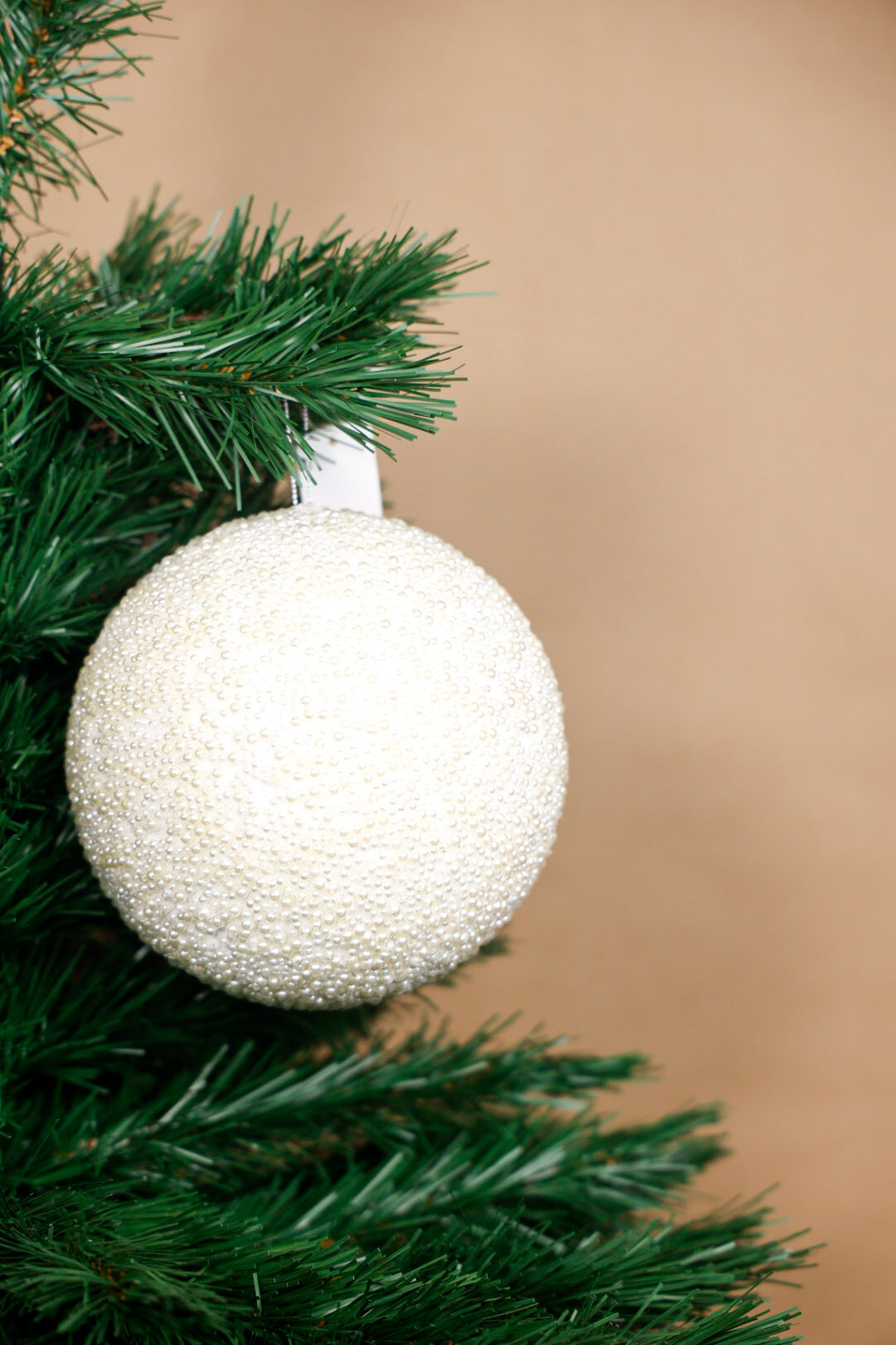 Pearls Christmas Ball