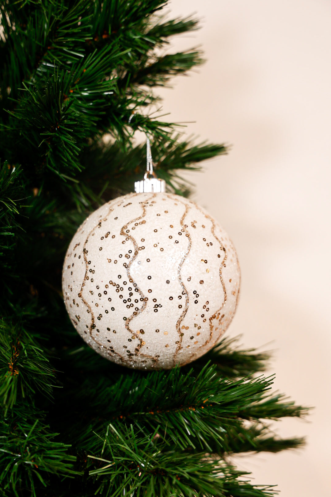 15cm White/Gold Ball