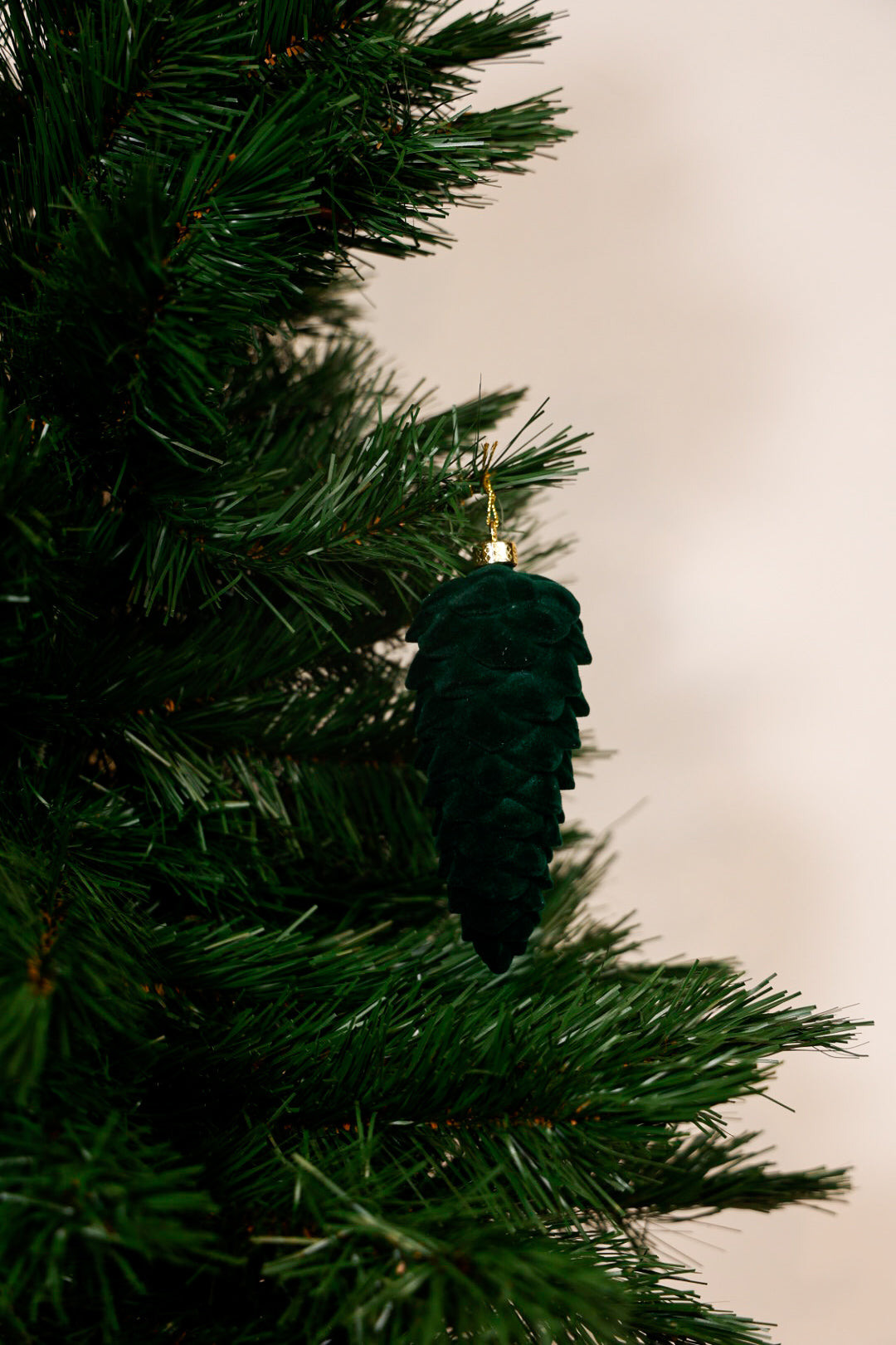 Velvet Emarled Green Pine Orna