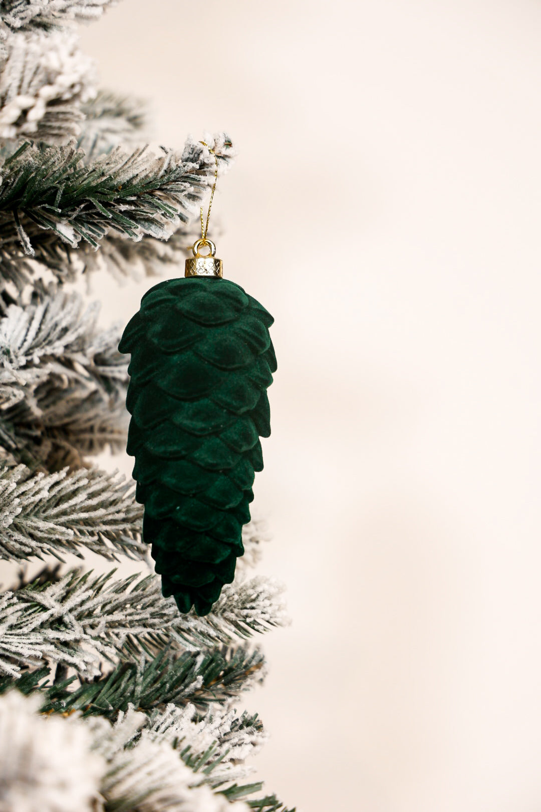 Velvet Emarled Green Pine Orna