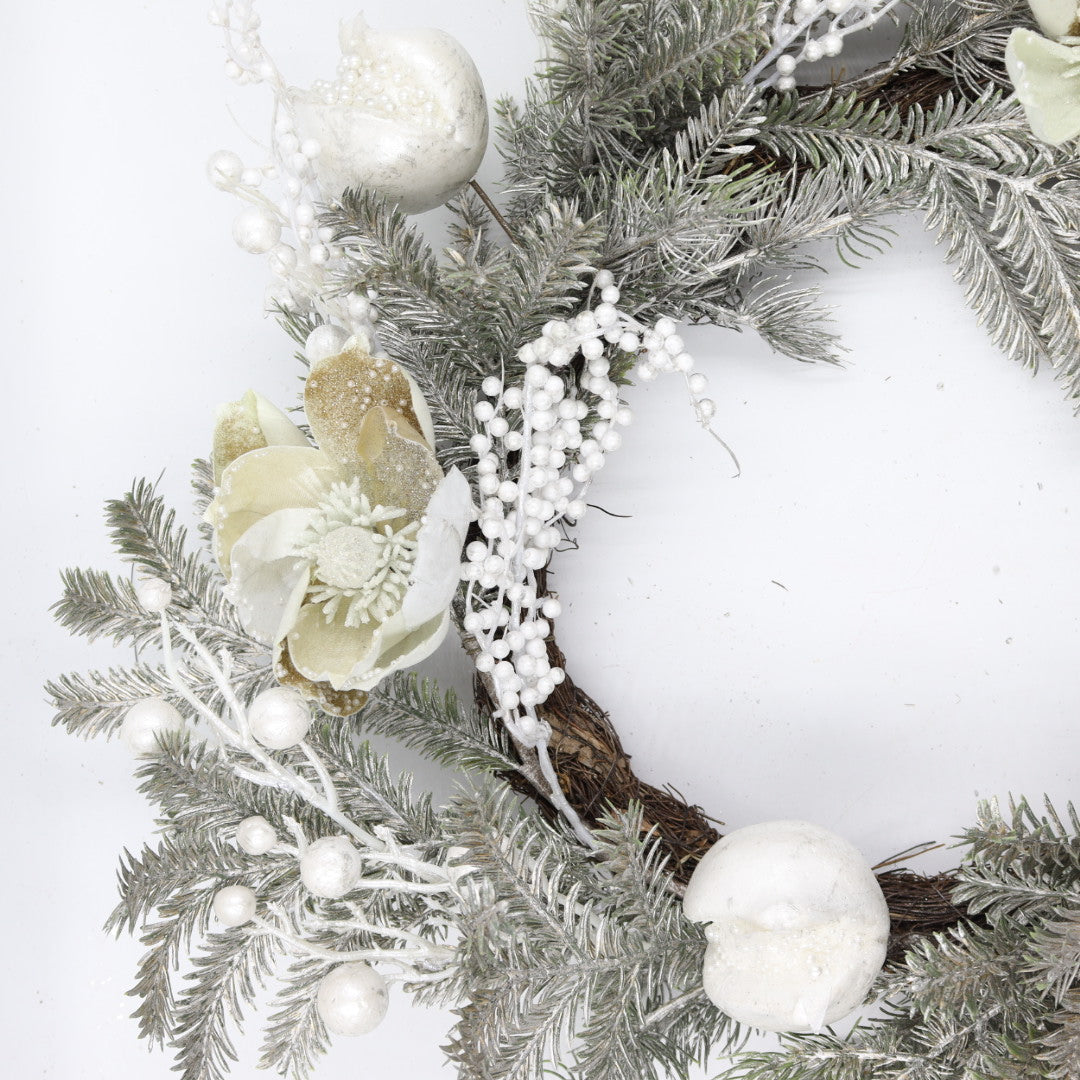 Wreath with Champagne / Creamy flowers