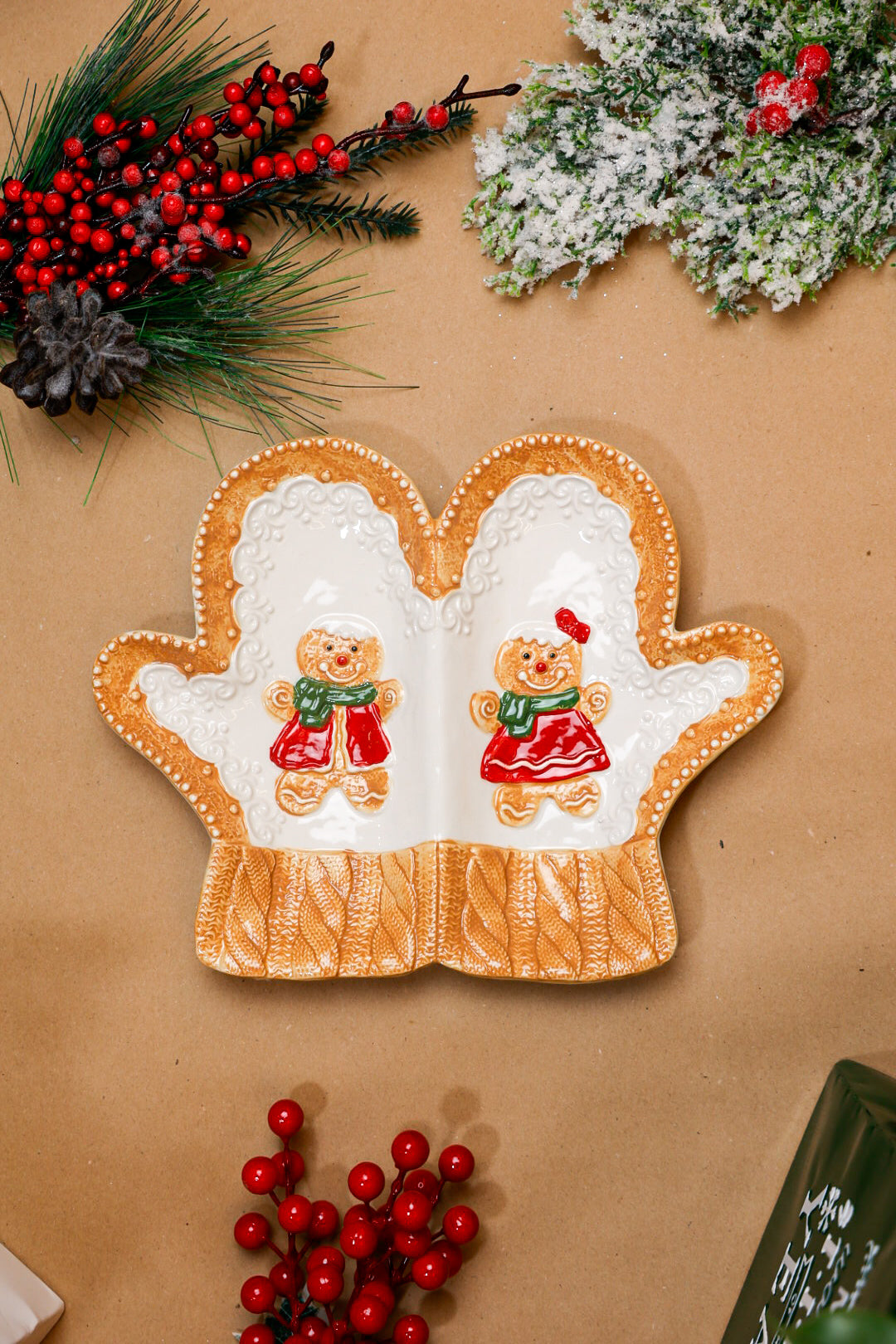 Ginger Gloves Christmas Cermaic plate